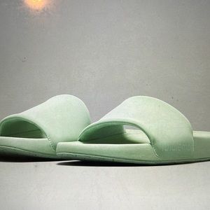 New Lululemon 9 Restfeel Women’s Slide Delicate Mint